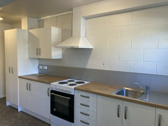 Easy Living - Photo 1