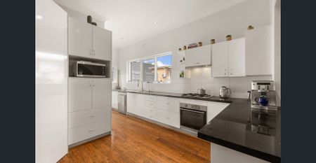 A Timeless Blend of Character and Modern Luxury in Elsternwick - Photo 4