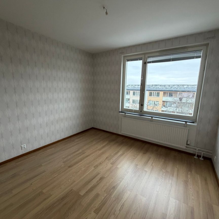 Formaregatan 11 – 3rok (lgh 1302) - Photo 1