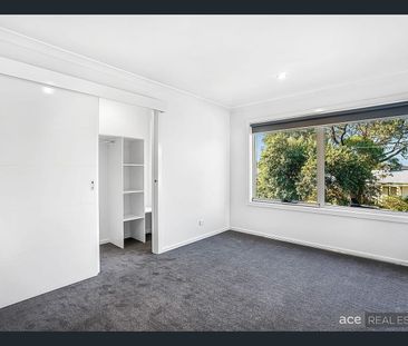 QUALITY 3-BEDROOM DOUBLE-STOREY TOWNHOUSE IN LAVERTON - Photo 1