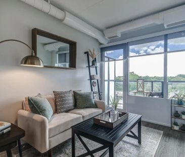 The Woodside, Highland Suites — 1 Bedroom - Photo 3