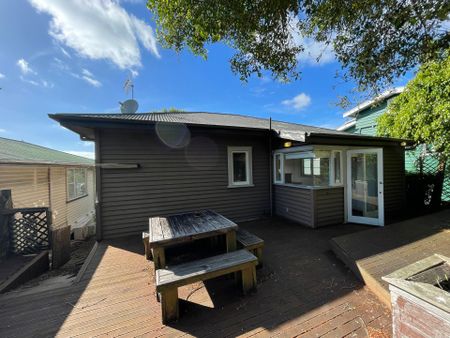 Two Bedroom Cottage in Grey Lynn - Photo 2