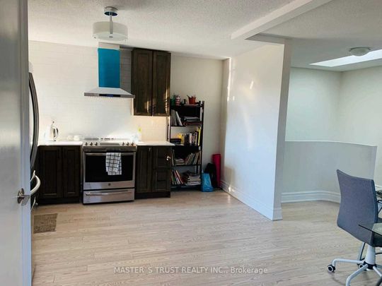 For Lease - 40 Whitley Castle Crescent, Toronto, Ontario - Photo 1