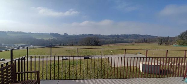 Spacieux 4.5 pièces avec balcon et vue dégagée - Photo 1