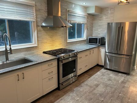 For Lease - 188 Mason Avenue, Bradford West Gwillimbury, Ontario - Photo 2