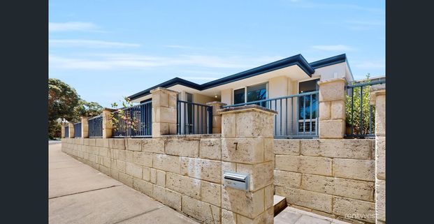 SPACIOUS HOME IN A GREAT LOCATION - Photo 1