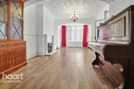 3 bedroom semi-detached house to rent - Photo 5