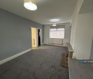 3 bedroom semi-detached house to rent - Photo 3