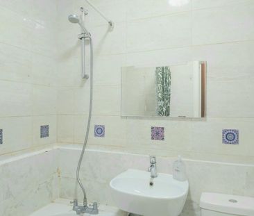 1 bedroom in a house share to rent - Photo 5