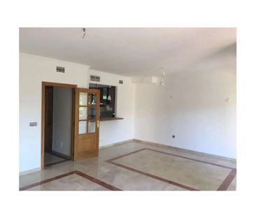 Luxury Semidetached House for rent in Marbella, Spain - Photo 5