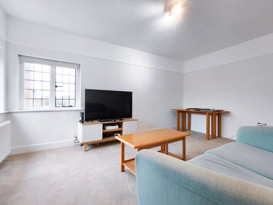 Buckingham House, Monks Drive, London W3 - Photo 1