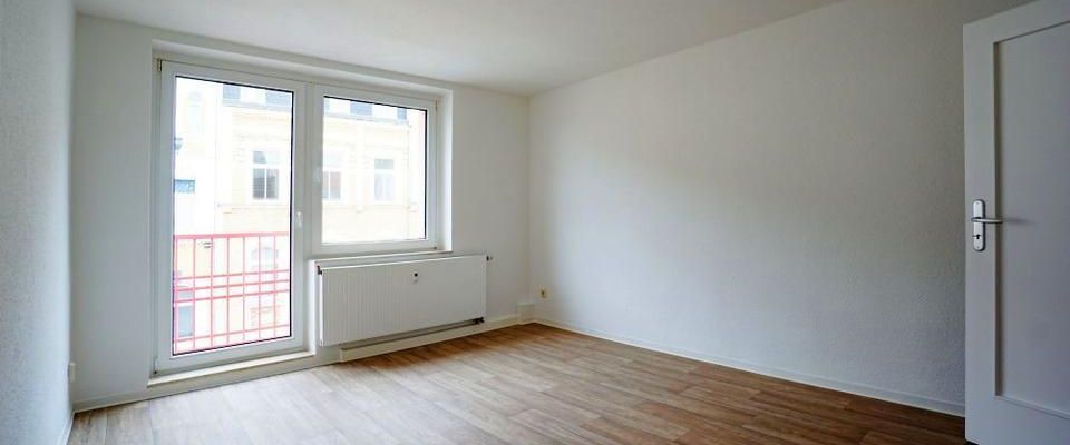 Im Herzen von Plauen - Familienwohnung mit großem Wintergarten - Foto 1