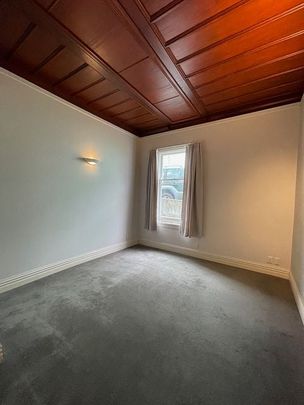 Character 3Br in great location - Photo 1