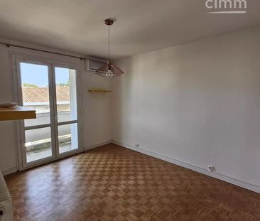 BEL APPARTEMENT AVEC GRANDE TERRASSE ET PARKING - Photo 1