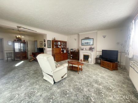 4 bedroom bungalow to rent - Photo 3