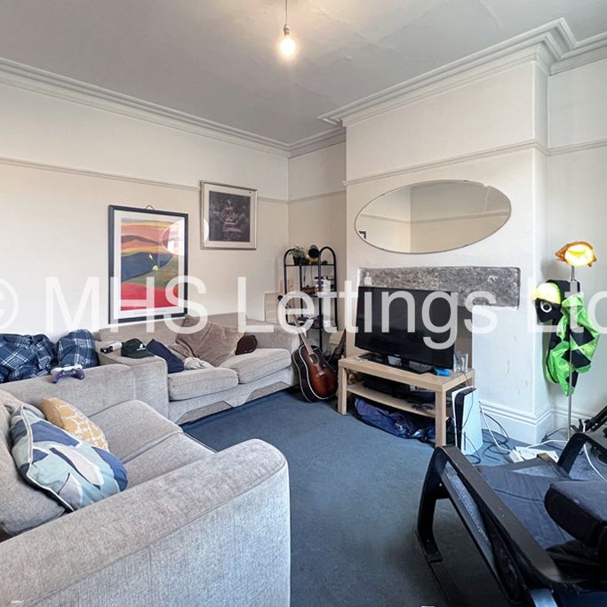 4 Bedroom Mid Terraced House for rent in Spring Grove View - Photo 1