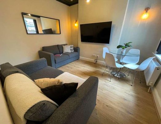 Halsbury Road, L6 - Photo 1