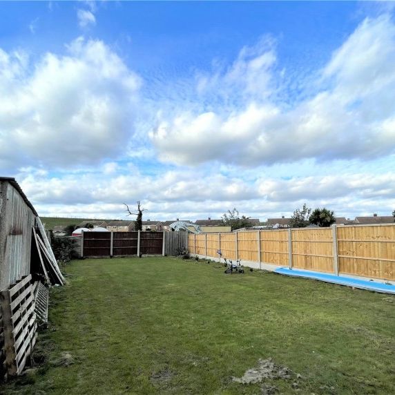 Charlton Road, Shepperton, Surrey,TW17 - Photo 1