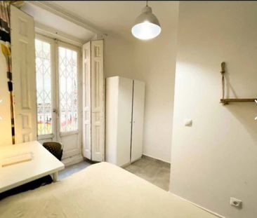 Calle de San Cosme y San Damián, Madrid, Community of Madrid 28012 - Photo 2