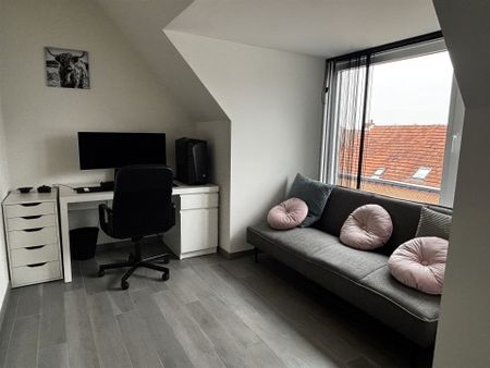 Modern en energiezuinig duplexappartement met 2 slpk, terras en auto-staanplaats - Photo 2