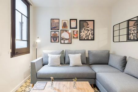 Carrer del Consell de Cent, Barcelona, Catalonia 08013 - Photo 4