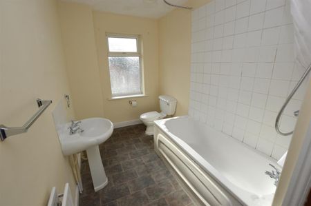 2 bedroom House To Let - Photo 4