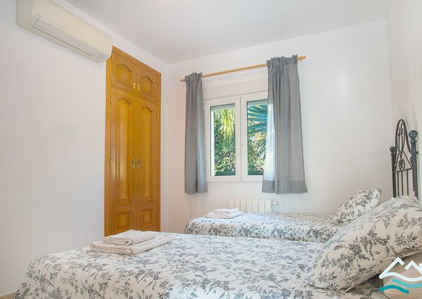 VILLA FOR RENT ALL YEAR ROUND WITH PRIVATE POOL IN MORAIRA