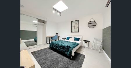 Studio at Prime Location include bills - Photo 2