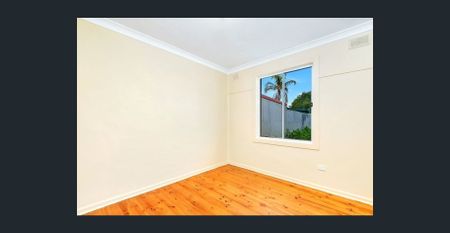 Neat and Tidy Three-Bedroom Home - Photo 2