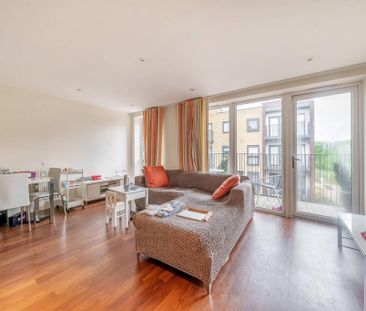 2 bedroom flat to rent - Photo 2