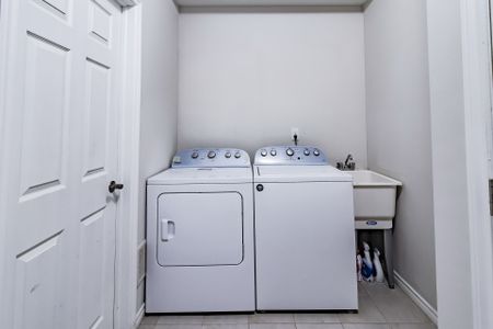 For Lease - 208 A Finch Avenue, Toronto, Ontario - Photo 3