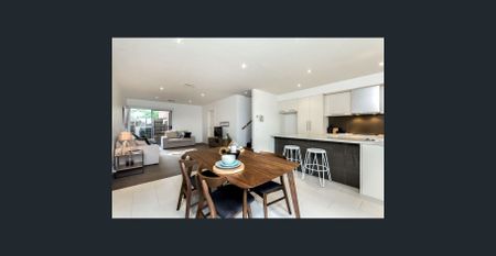 MODERN TOWNHOUSE IN PRIME LOCATION. - Photo 2