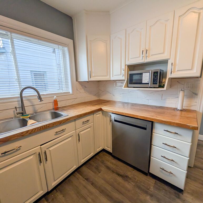 Fully Detached 3 Bedroom House in Welland! - Photo 1