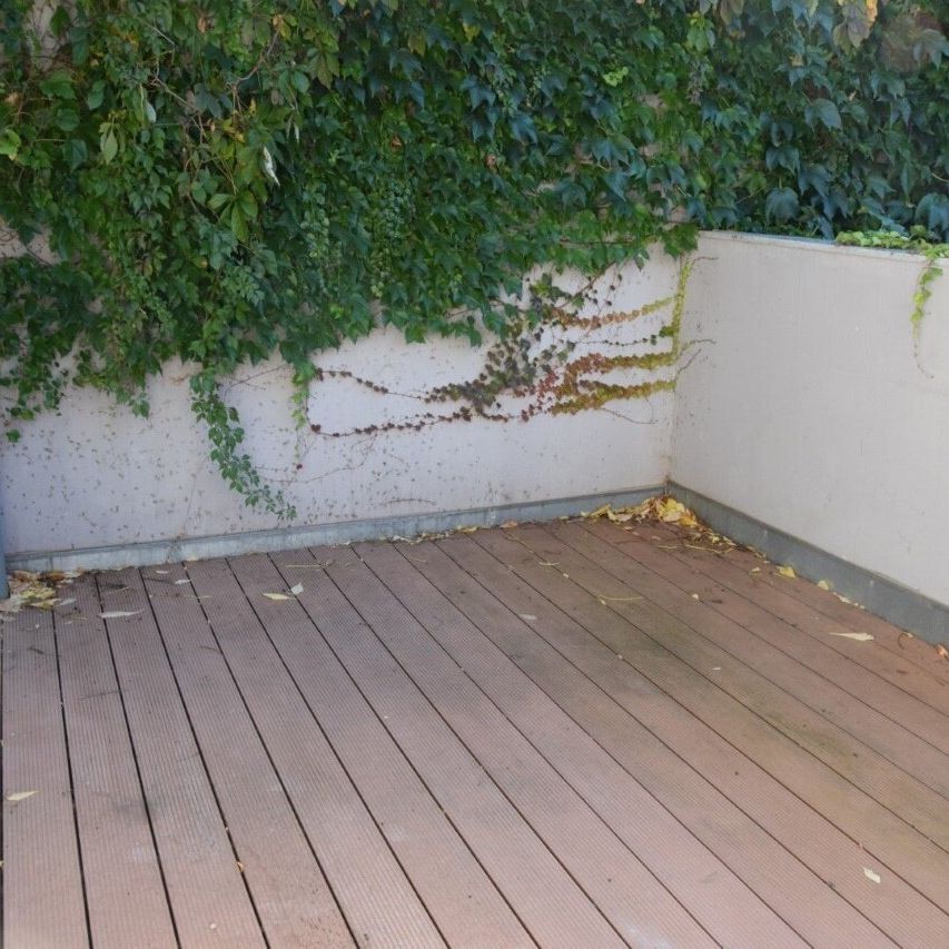 Mitten im 5.! Westterrasse – Top renovierte, große, sonnige Wohnung – Ruhelage - Foto 1