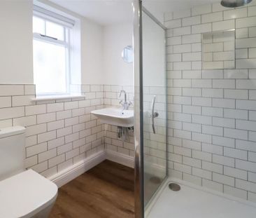 6 bedroom detached house to rent - Photo 3