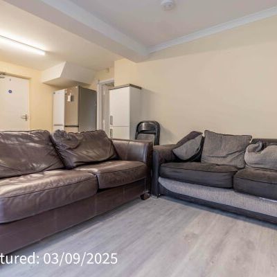 19 Yarburgh Way, Badger Hill - Photo 1