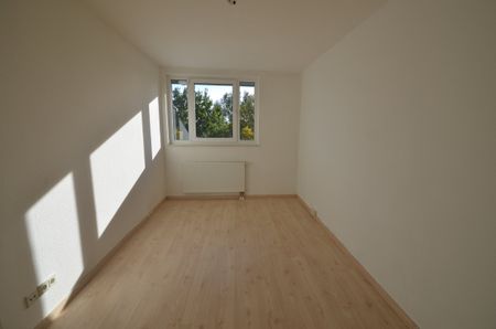 Frische renovierte 2-Zimmer-Wohnung inmitten von Arsten - Photo 3