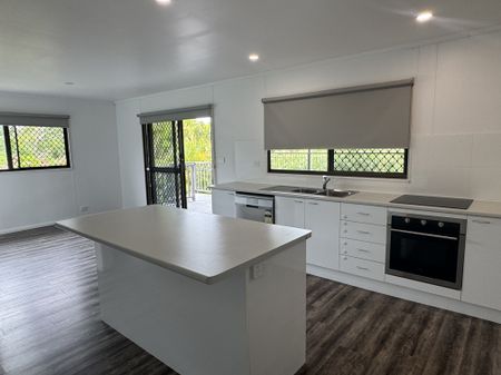 Spacious Coastal Living in Moonee Beach – Main Home Plus Granny Flat - Photo 3