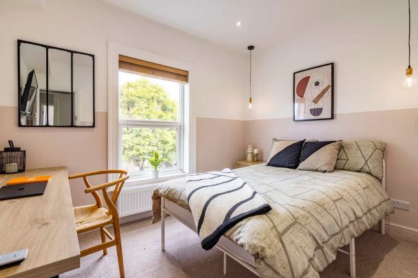 1 bedroom in a house share to rent - Photo 1