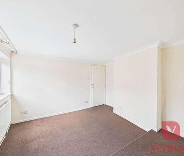 Silver Street, Newport Pagnell, MK16 - Photo 3