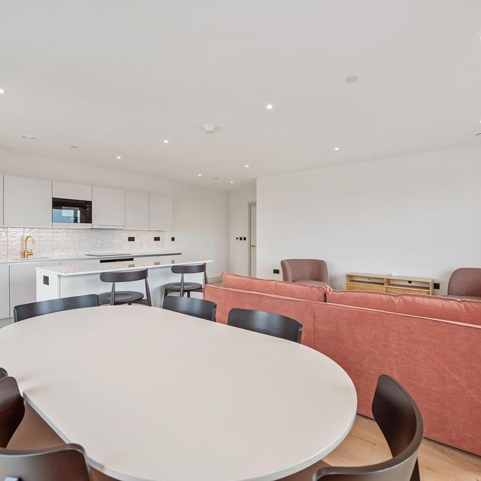 3 bedroom flat to rent - Photo 1