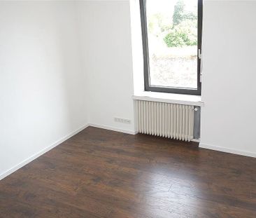 Helle 3-Zimmer-Altbauwohnung mit hoher Deckenhöhe in zentraler Lage... - Photo 3