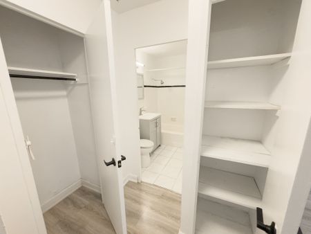 For Lease - 896 Eglinton Avenue Unit# 214, Toronto, Ontario - Photo 3