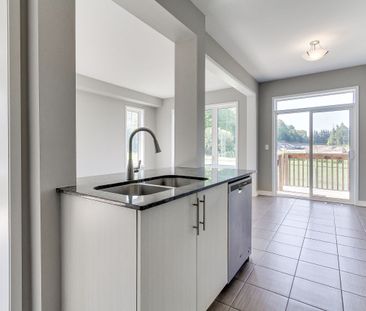 For Lease - 230 Bennett Street, Newmarket, Ontario - Photo 2