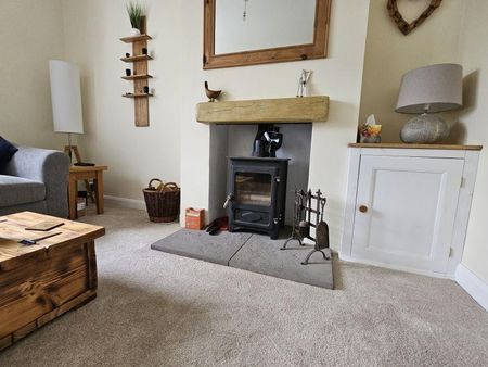 2 bedroom terraced house to rent - Photo 3