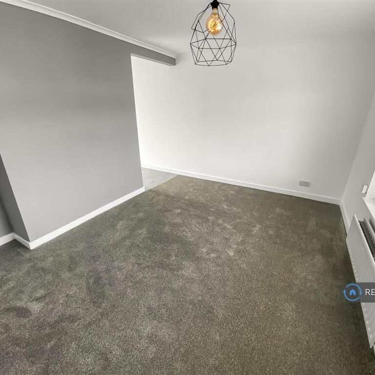 3 bedroom end of terrace house to rent - Photo 1