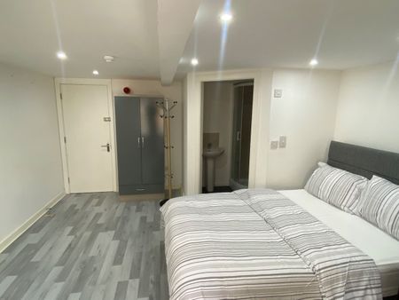 Room in a Shared House, Bentley Road, L8 - Photo 3