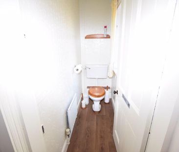 3 bedroom detached house to rent - Photo 4
