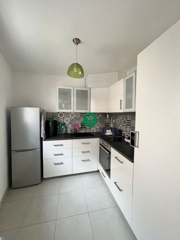 Location Appartement 1 pièce 27m² SIX FOURS LES PLAGES 83140 - Photo 2