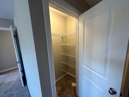 For Lease - 70 Thatcher Drive, Guelph, Ontario - Photo 4